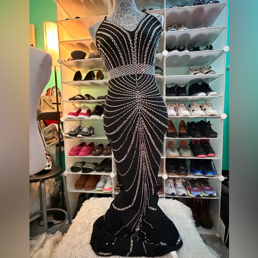 Elegant Black and White Beaded Evening Gown size Medium - Picture 2 of 8